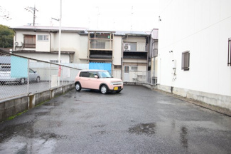 【駐車場】