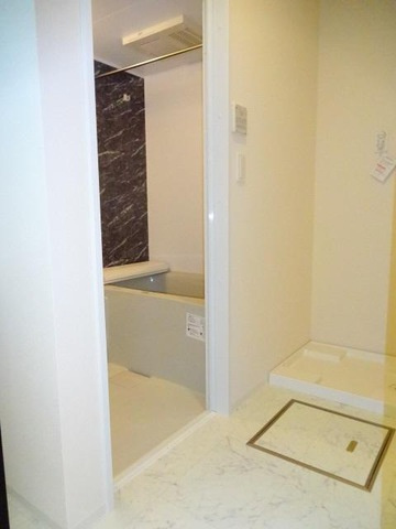 グラス・ニコルの洗面所