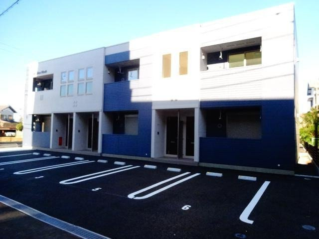 グラス・ニコルの駐車場