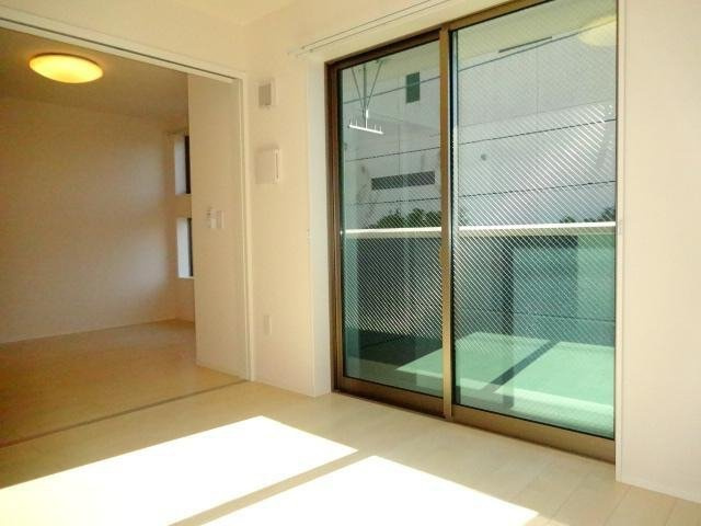 グラス・ニコルの居間・リビング