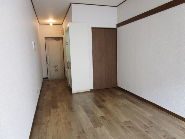 【洋室】 | ラビアン栄町