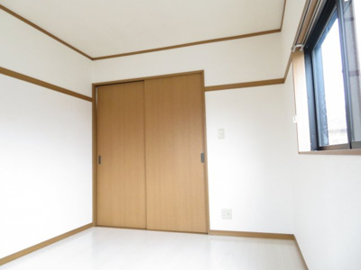 【洋室】 | ガーデンフラット | 北洋室