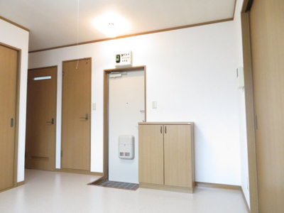 【玄関】 | ガーデンフラット | シューズボックスあり