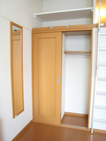 【収納】 | アイビー | 同タイプ：クローゼットの上部も収納棚あり