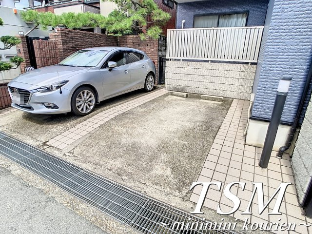 ヴレ・ロワイヤルの駐車場
