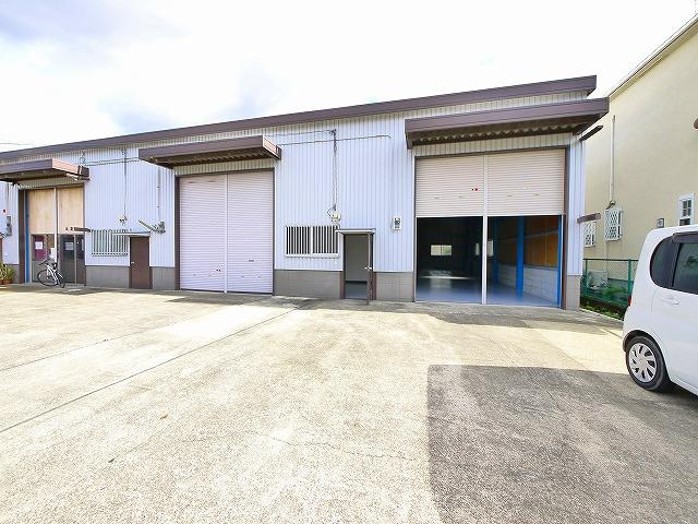 西長柄町倉庫Ⅴの駐車場