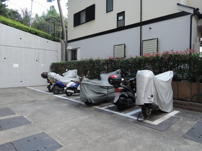 【その他共用部分】 | ゼファー横濱サン・コリーヌ神之木公園 | バイク置場