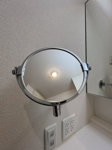 ルミエールA棟の洗面所|洗面拡大鏡