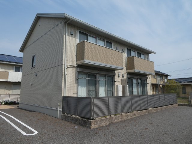 ルミエールA棟の外観