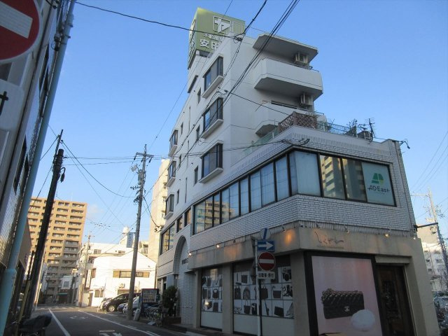 フローレス代官
