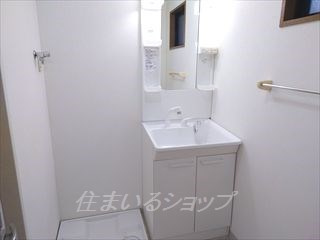 広島市安佐北区落合２丁目のアパートの洗面所|シャワー付き洗面化粧台