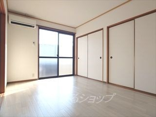 広島市安佐北区落合２丁目のアパートの寝室|エアコン付き