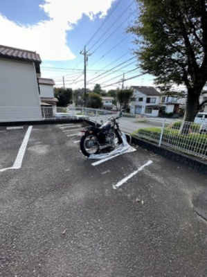 【その他共用部分】 | カサグランデA | 敷地内にバイク置き場を完備しています☆大型バイクも相談可能！バイクをお持ちの方にオススメです♪