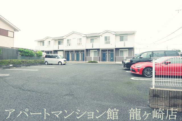 さくらヒルズの駐車場
