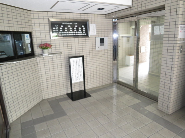 ライオンズマンション萩山第２のロビー