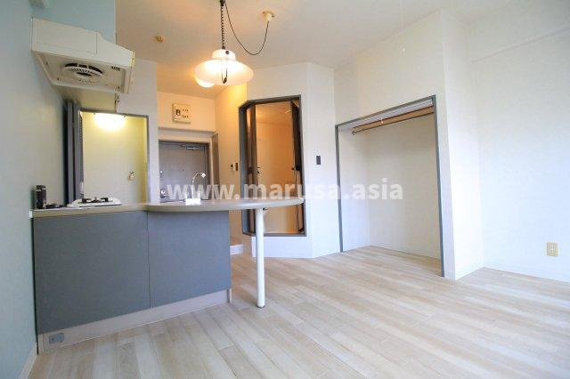 シーラカンスKANDYの居間・リビング