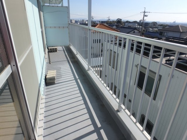 マンションニイミのバルコニー