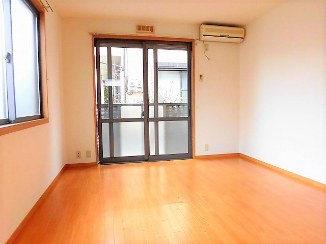 ウエストコート昭島の居間・リビング