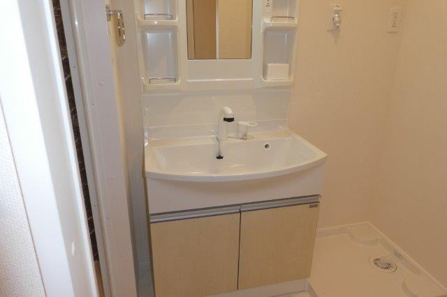 サンハイツ吉原の独立洗面台|シャンプードレッサー