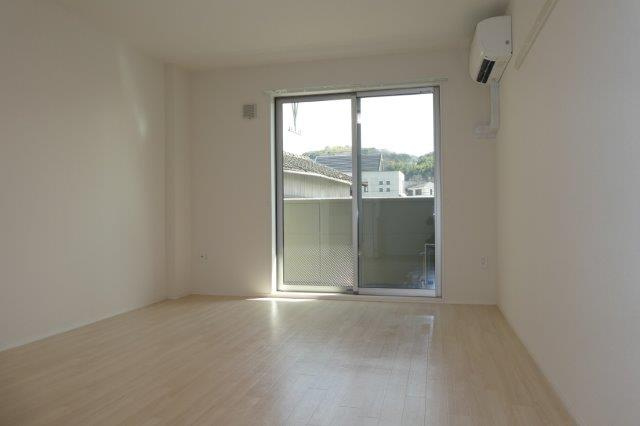 サンハイツ吉原の居間・リビング