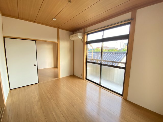 青山コーポの洋室