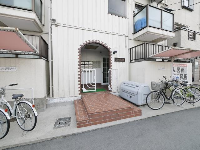 リブル船橋のエントランス