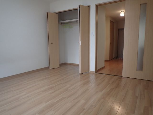 アーデル加木屋の居間・リビング