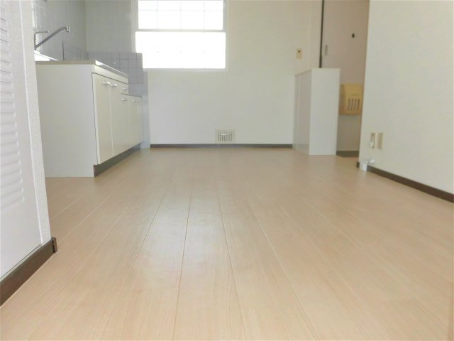 パナタウン杉ノ本Cの居間・リビング