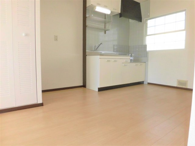 パナタウン杉ノ本Cの居間・リビング