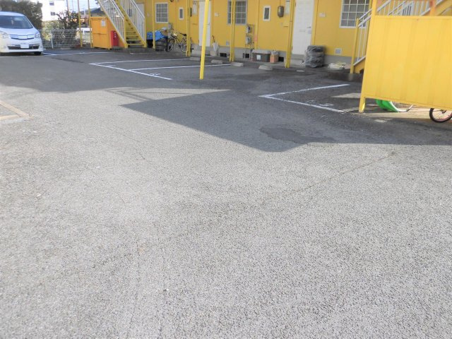 パナタウン杉ノ本Cの駐車場