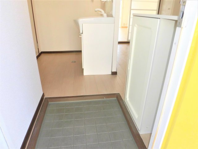 パナタウン杉ノ本Cの玄関