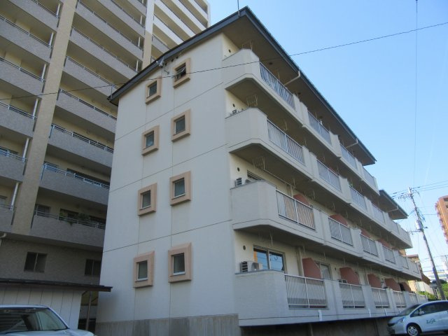 半田コーポの外観