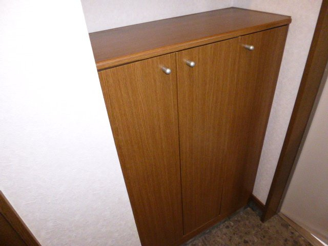 コンフォートの内装|シューズボックス