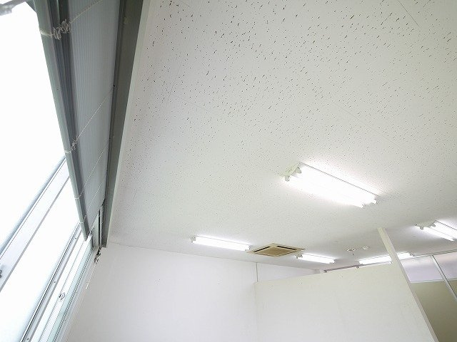 大和紀寺ビル2号館の内装|事務所仕様の内装です。