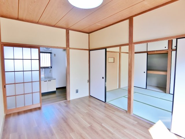 コーポ内山Ａ棟Ｂ棟の洋室