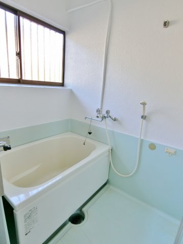 コーポ内山Ａ棟Ｂ棟の浴室