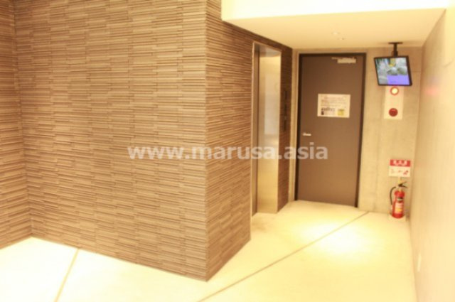 AINA公園通りのエントランス