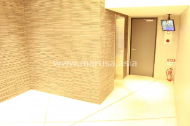 AINA公園通りのエントランス