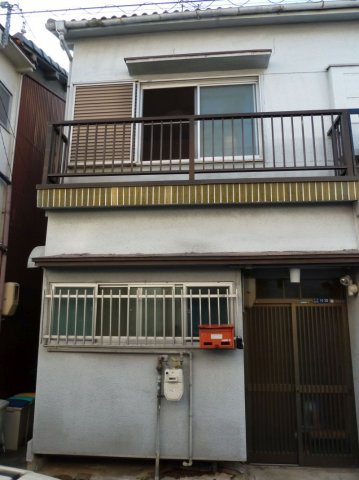 衣摺３丁目貸家の外観