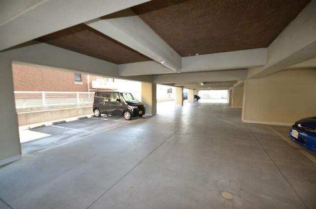 カレントⅠの駐車場