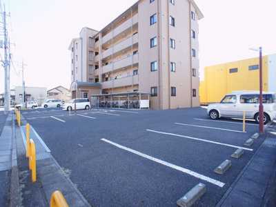 【駐車場】 | グリーンヒルズ | 駐車場1台込み！