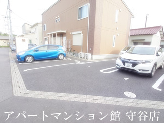 【駐車場】
