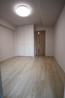 アーバネックス谷町Ⅱ　BRAVI不動産の洋室|【アーバネックス谷町Ⅱ】落ち着いた色調の洋室です