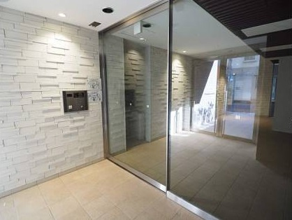 アーバネックス谷町Ⅱ　BRAVI不動産のエントランス|【アーバネックス谷町Ⅱ】清潔なエントランスです