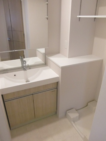 アーバネックス谷町Ⅱ　BRAVI不動産の独立洗面台|【アーバネックス谷町Ⅱ】独立洗面台あり、毎朝おしゃれに忙しい女性の方におすすめです