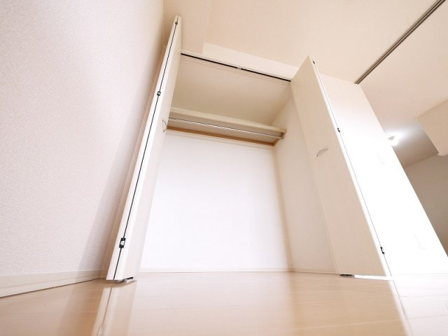 グランモア東九条　Ⅱの収納|たっぷりとした収納スペースです