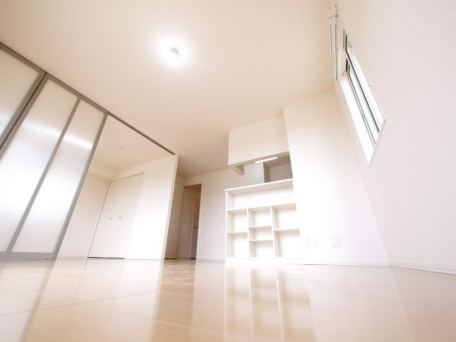 グランモア東九条　Ⅱの居間・リビング|使いやすいリビングです