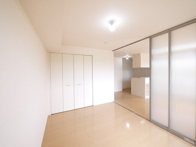 グランモア東九条　Ⅱの洋室|明るい洋室です