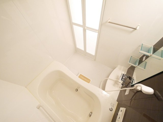グランモア東九条　Ⅱの浴室|きれいなお風呂です