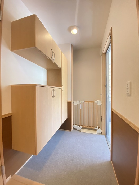 D-room Ishiiの玄関|玄関入って右ペットの柵有！